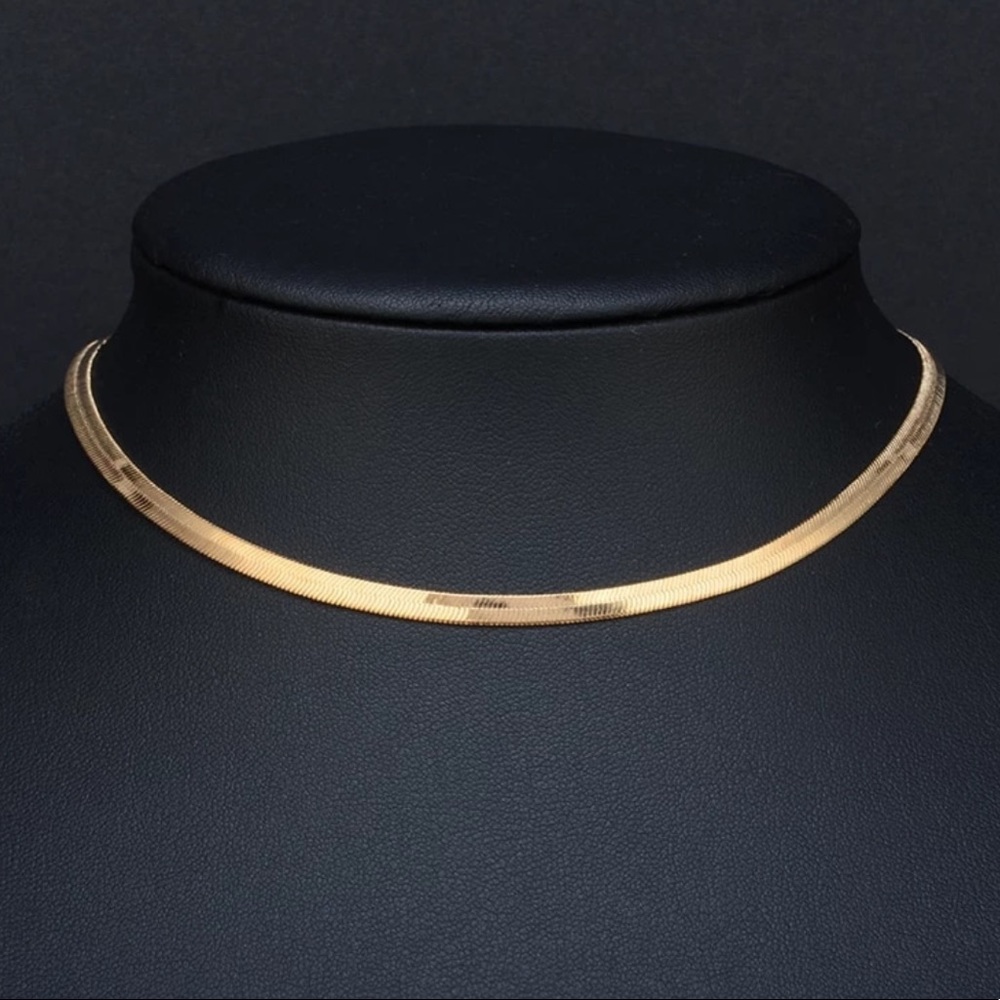 **NEW 18K Gold Herringbone Chain Necklace - Picture 3 of 7